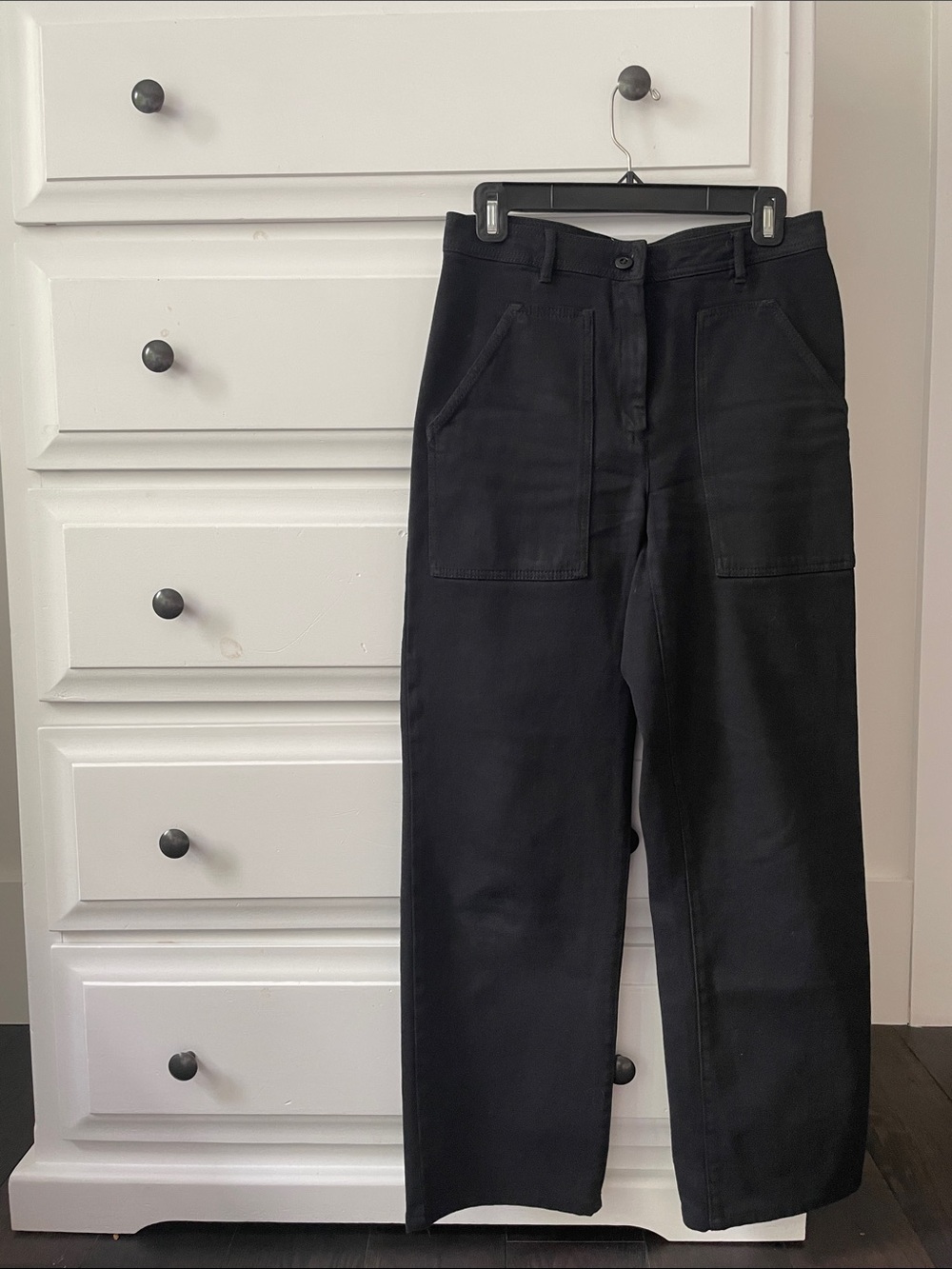 Aritzia Wilfred Straight-Leg Utility Pants in Black